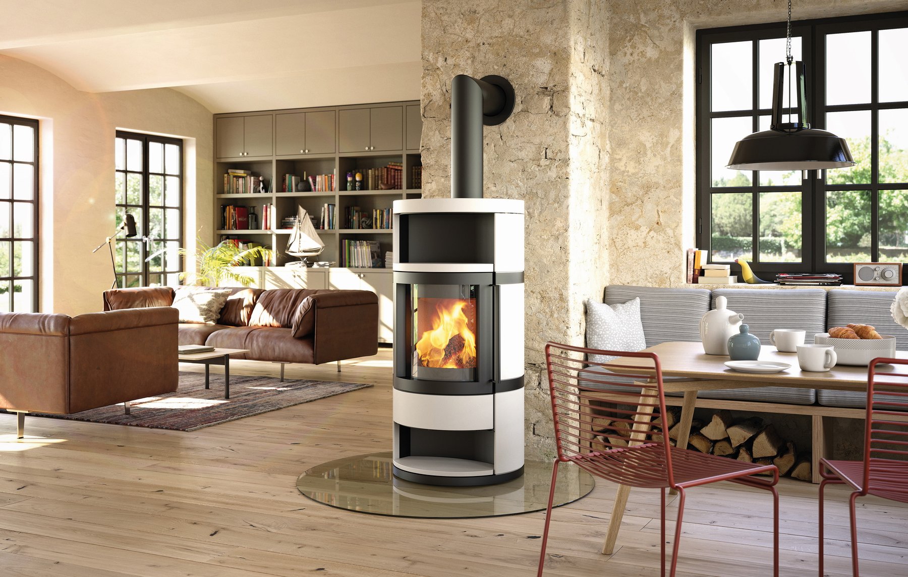Kaminofen Worms – Feuerkreativ: moderner Kaminofen im Showroom
